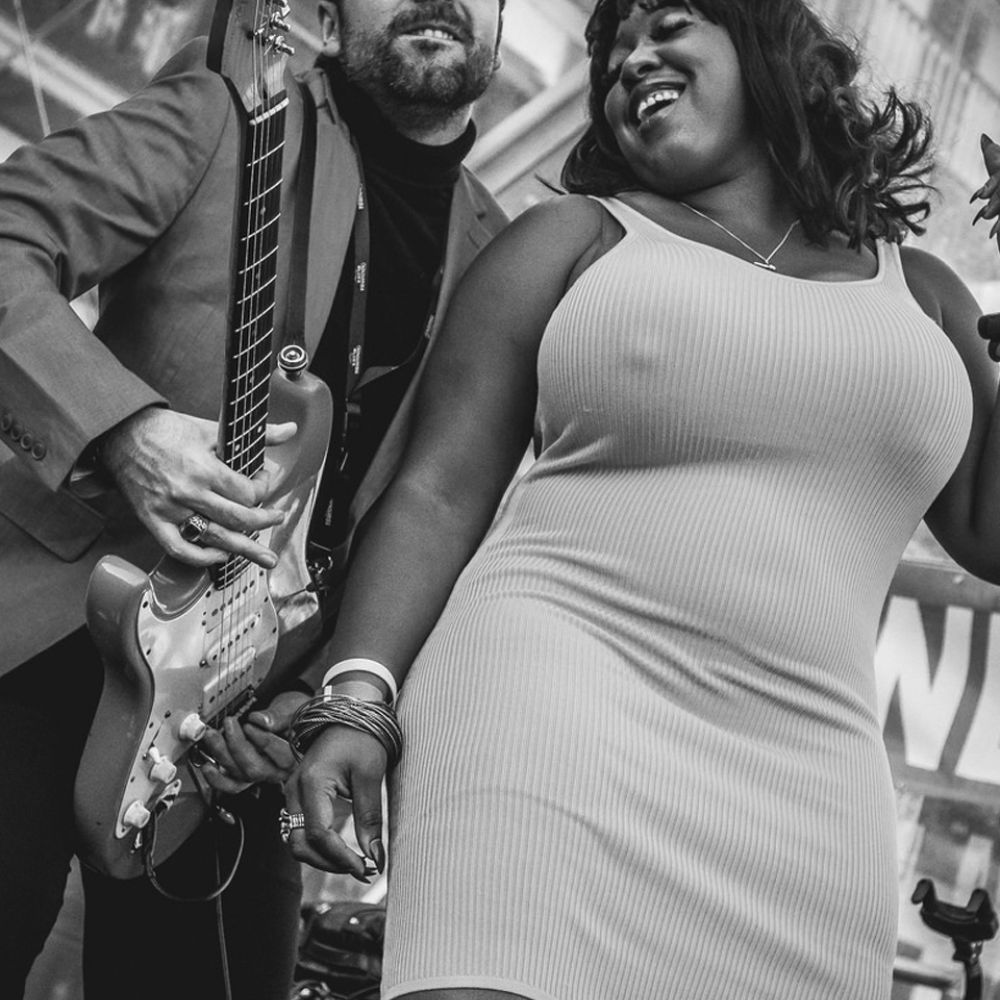 Annika Chambers with The Igor Prado Band