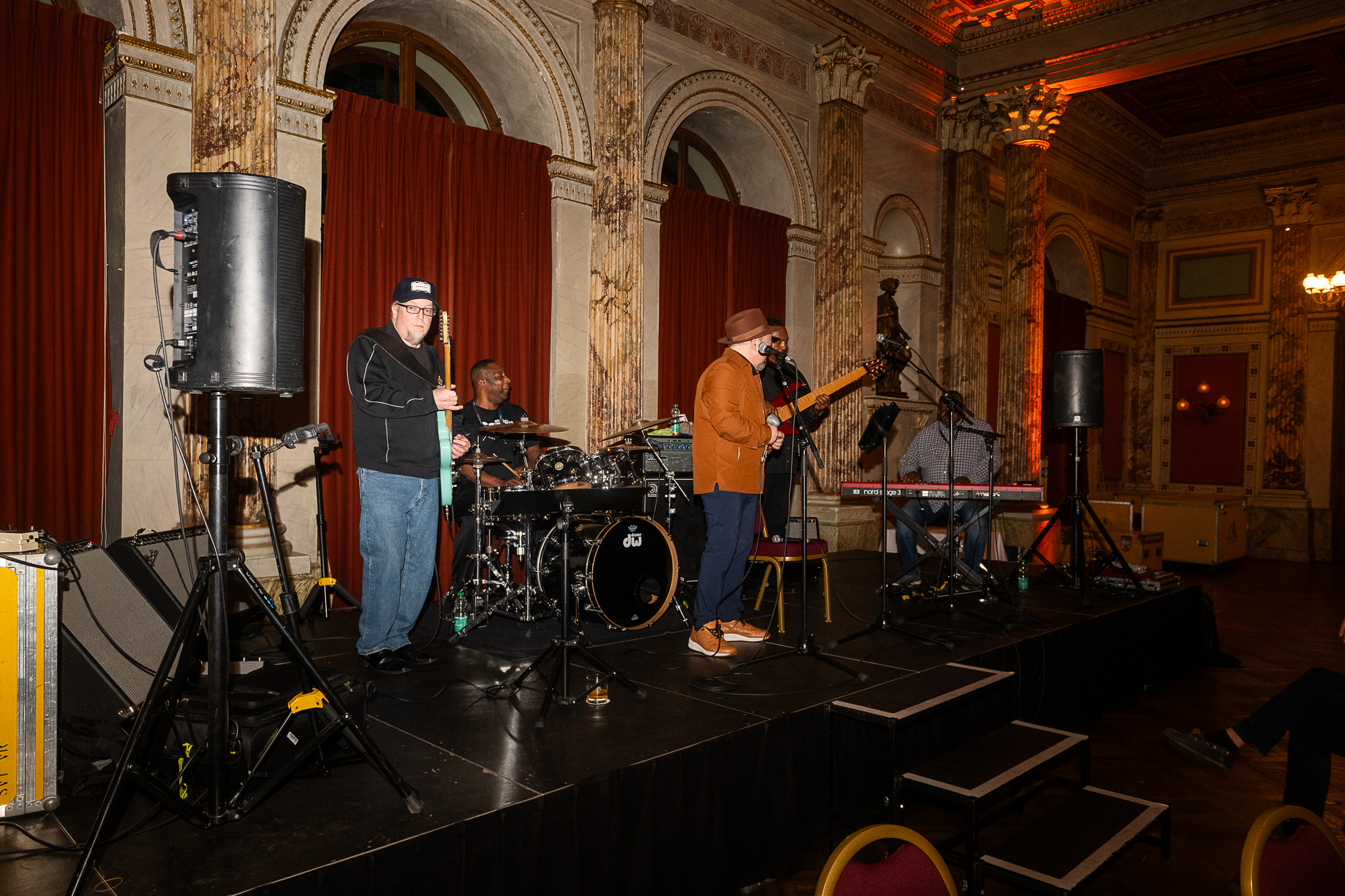 DSC 5460-20251110 Mo Matthew Skoller and Chicago Wind feat. Precious Taylor