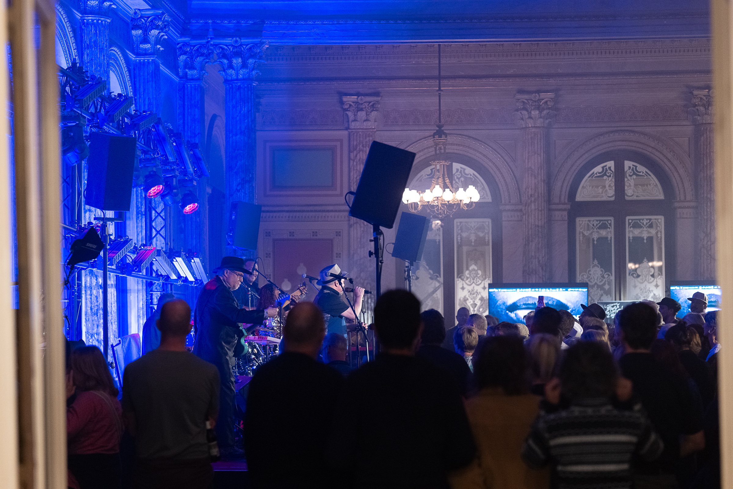 DSC 4802-20251108 Sa Matthew Skoller and Chicago Wind feat. Precious Taylor