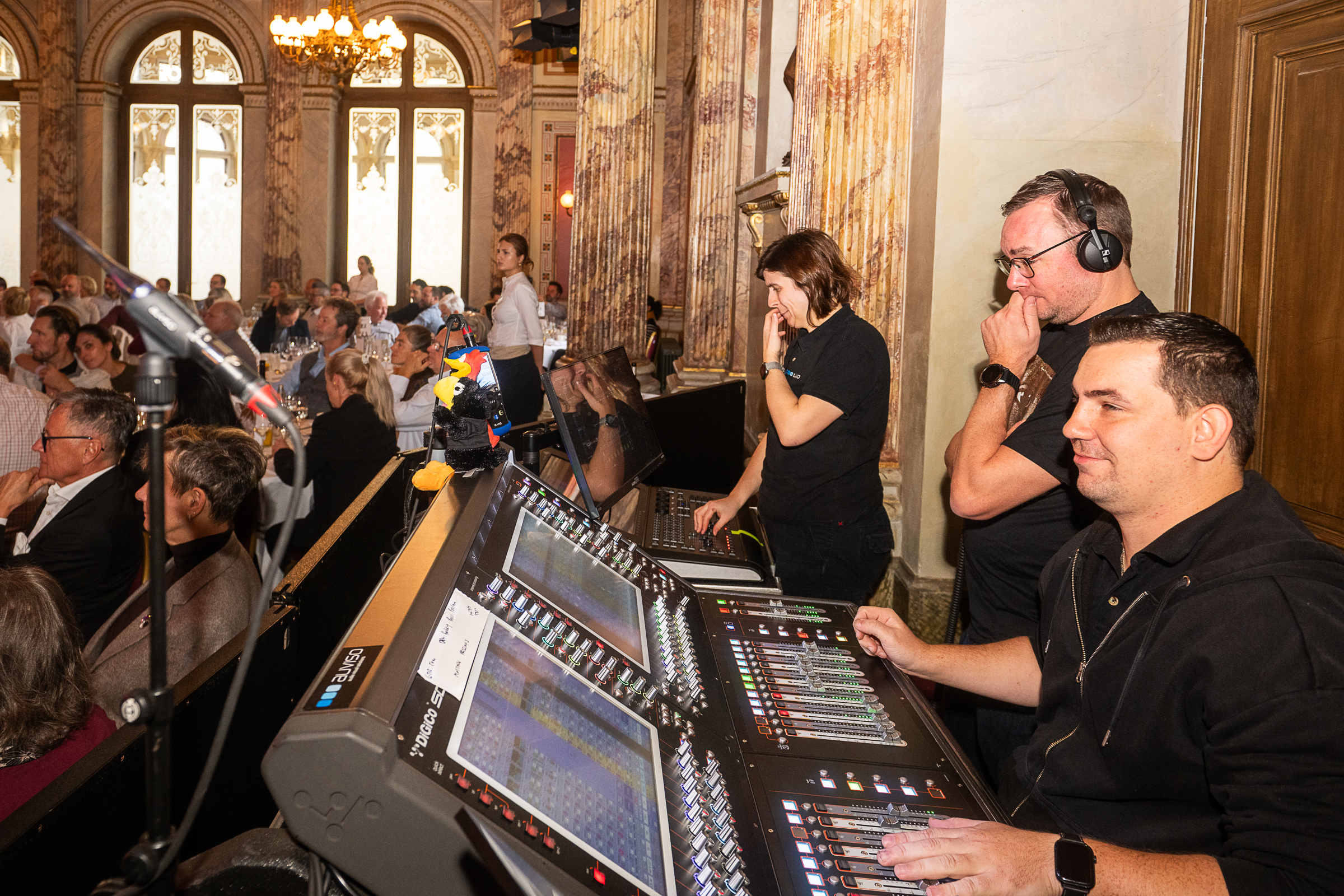 DSC 5164-20251109 So Matthew Skoller and Chicago Wind feat. Precious Taylor