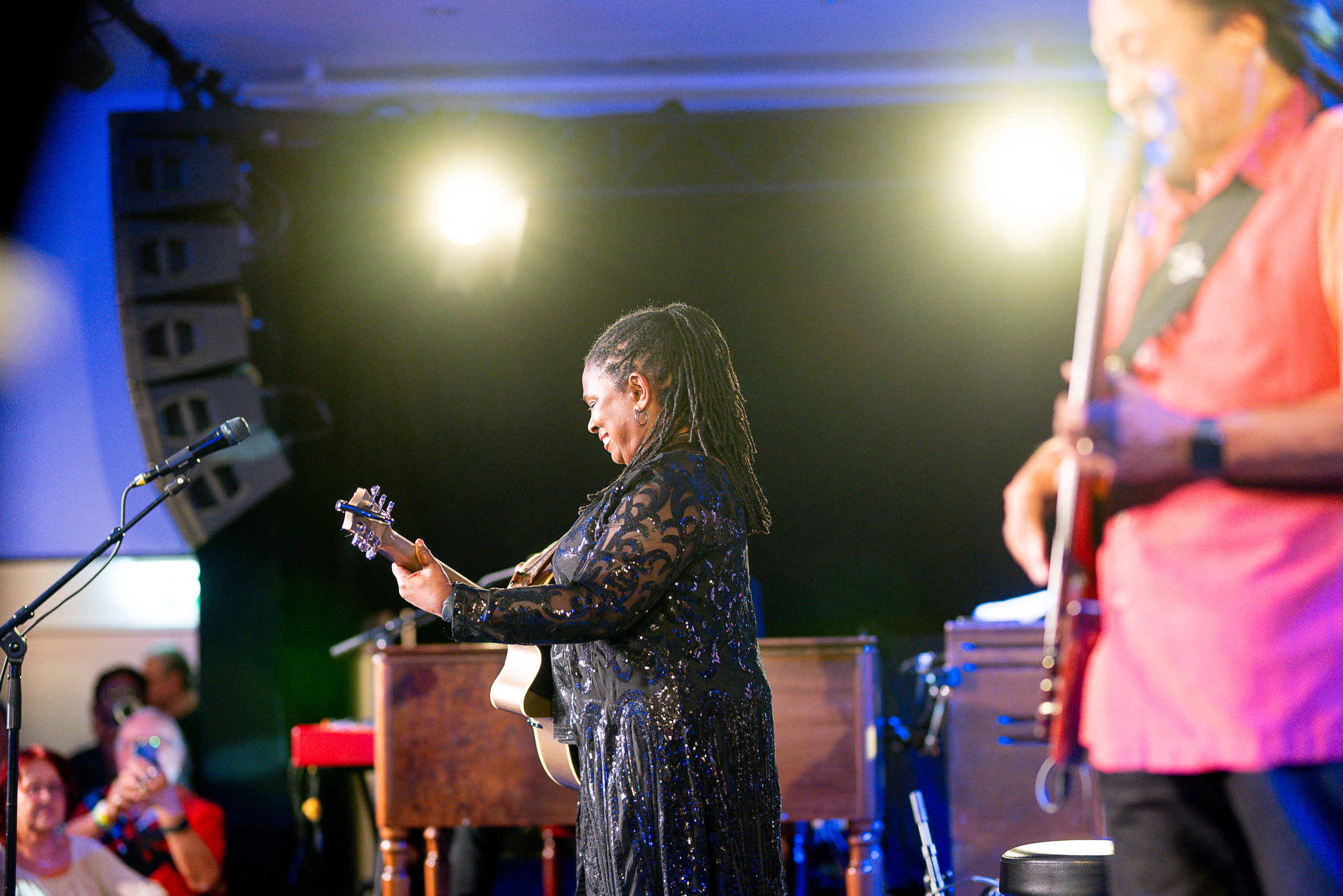 DSC 6230-20241115 Fr Ruthie Foster